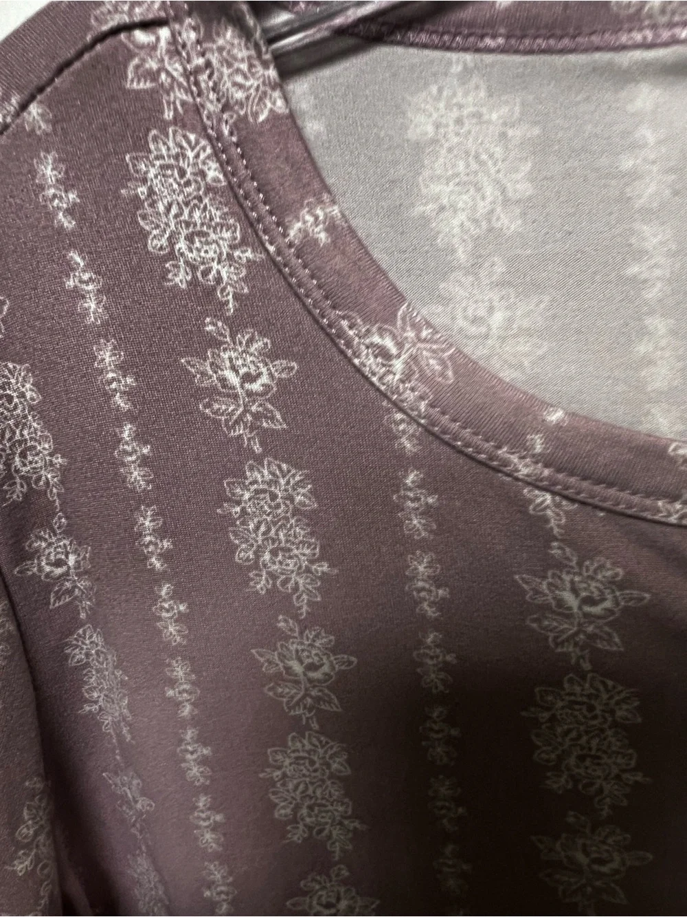 BERKSHIRE HOMEWEAR PETITE SMALL LIGHT LILAC AND WHITE PATTERNED 2 PC PJ SET.